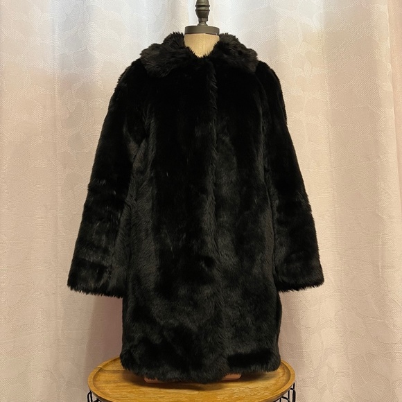 H&M Faux Fur Coat - Picture 1 of 3